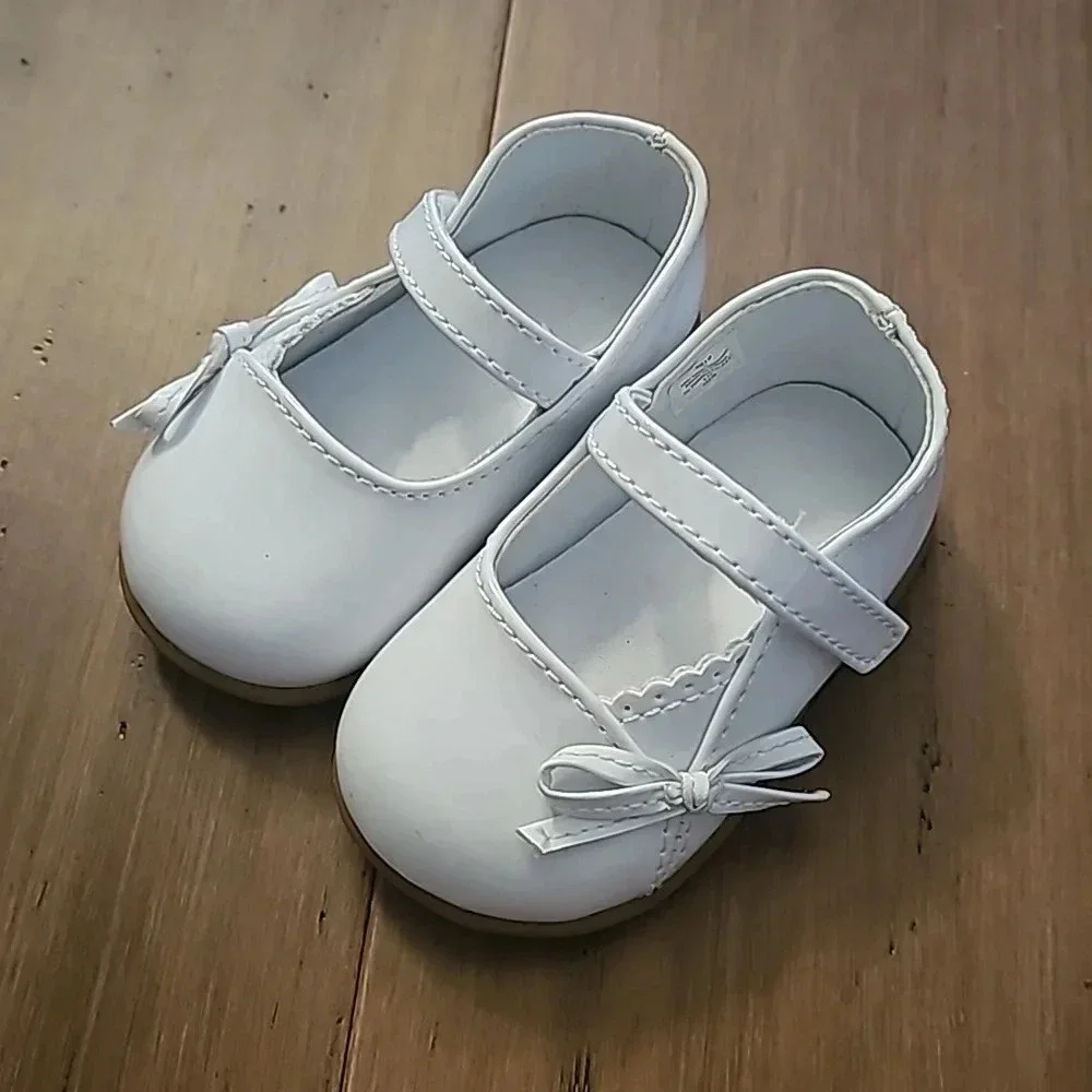 Lot of sz 2 baby shoes - Picture 2 of 4